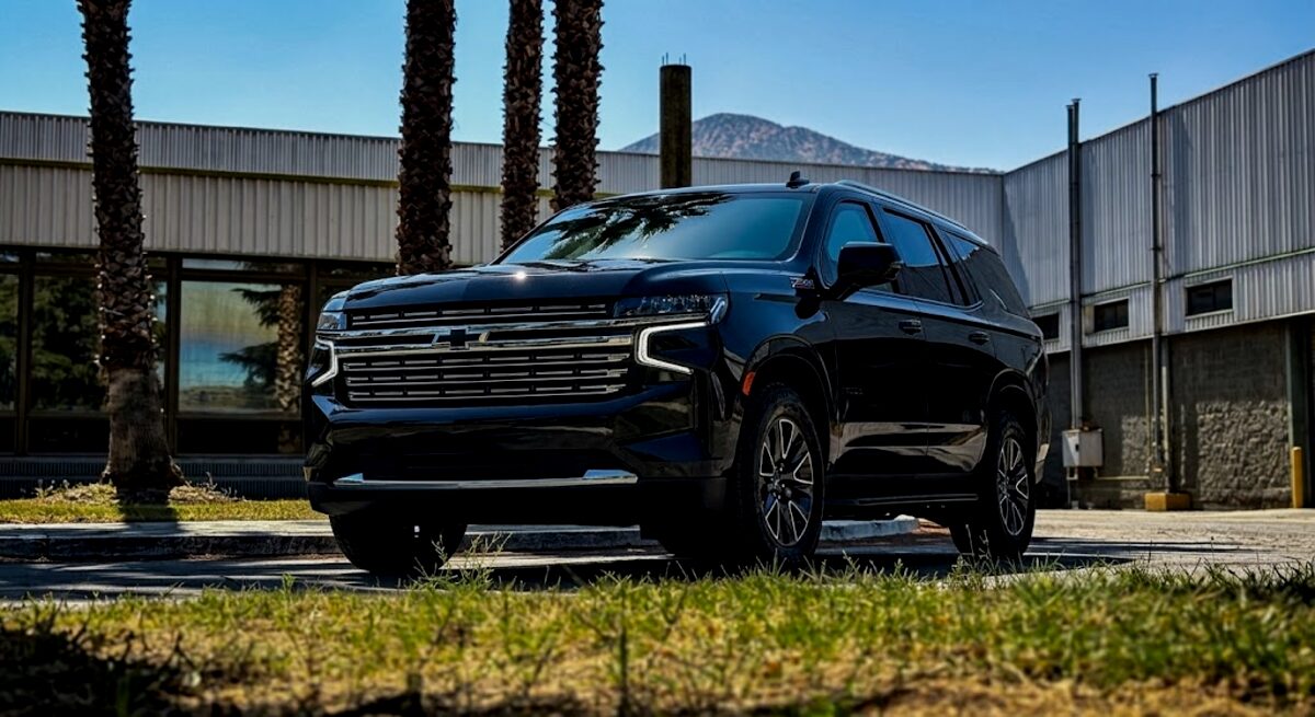 Chevrolet Tahoe negro blindado